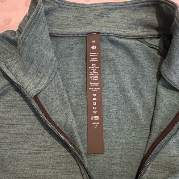 Lululemon 1/2 Zip - Picture 4 of 6